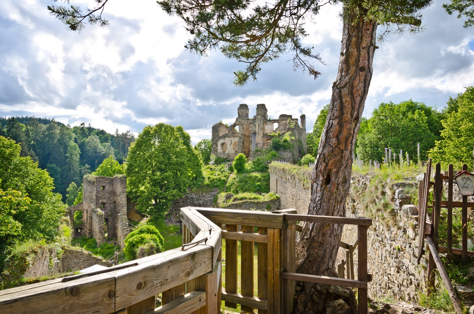 hrad Dívčí Kámen